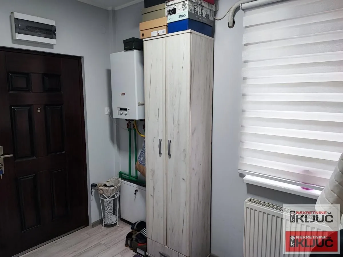 Prodaja, trosoban stan, 68m², Vidovdansko naselje, Novi Sad Sve Podlokacije
