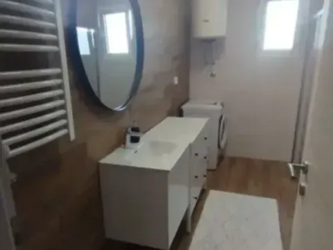 Izdavanje, trosoban stan, 110m², Zagorič, Podgorica - image 11