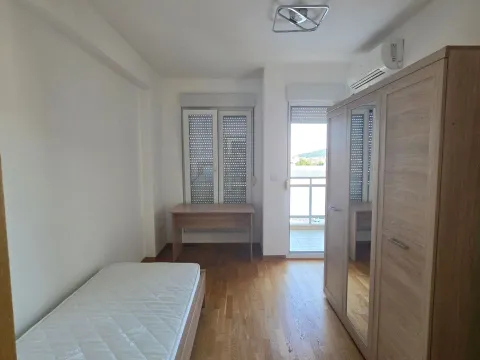 Izdavanje, dvosoban stan, 68m², City Kvart, Podgorica - image 10