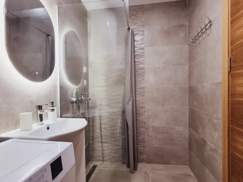 Rent, one bedroom apartment, 45m², Bečići, Budva - image 18