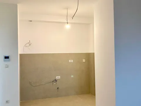 Sale, one bedroom apartment, 42m², Bečići, Budva - image 8