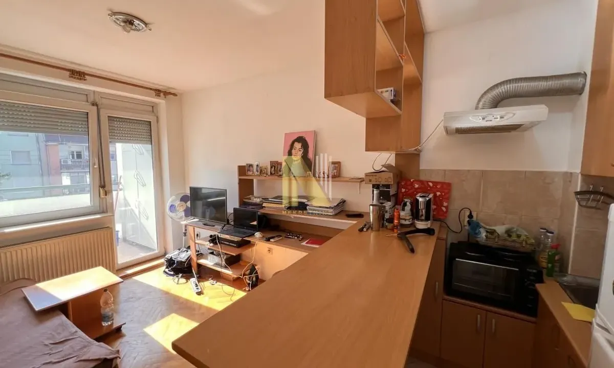 Izdavanje, garsonjera, 24m², Adamovićevo Naselje, Novi Sad Sve Podlokacije