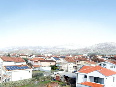 Izdavanje, jednosoban stan, 47m², Zagorič, Podgorica - image 14