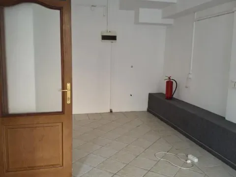 Izdavanje, poslovni prostor, 160m², Grbavica, Novi Sad Sve Podlokacije - image 12