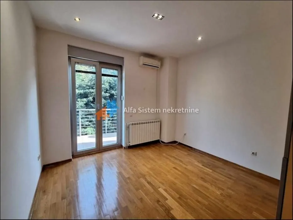 Rent, house, 220m², Senjak, Beograd