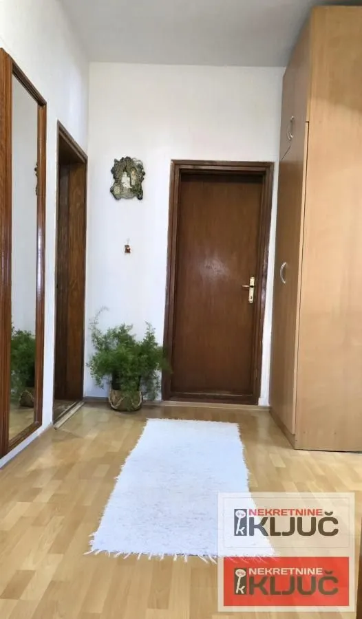 Izdavanje, dvosoban stan, 100m², Veternik, Novi Sad Sve Podlokacije