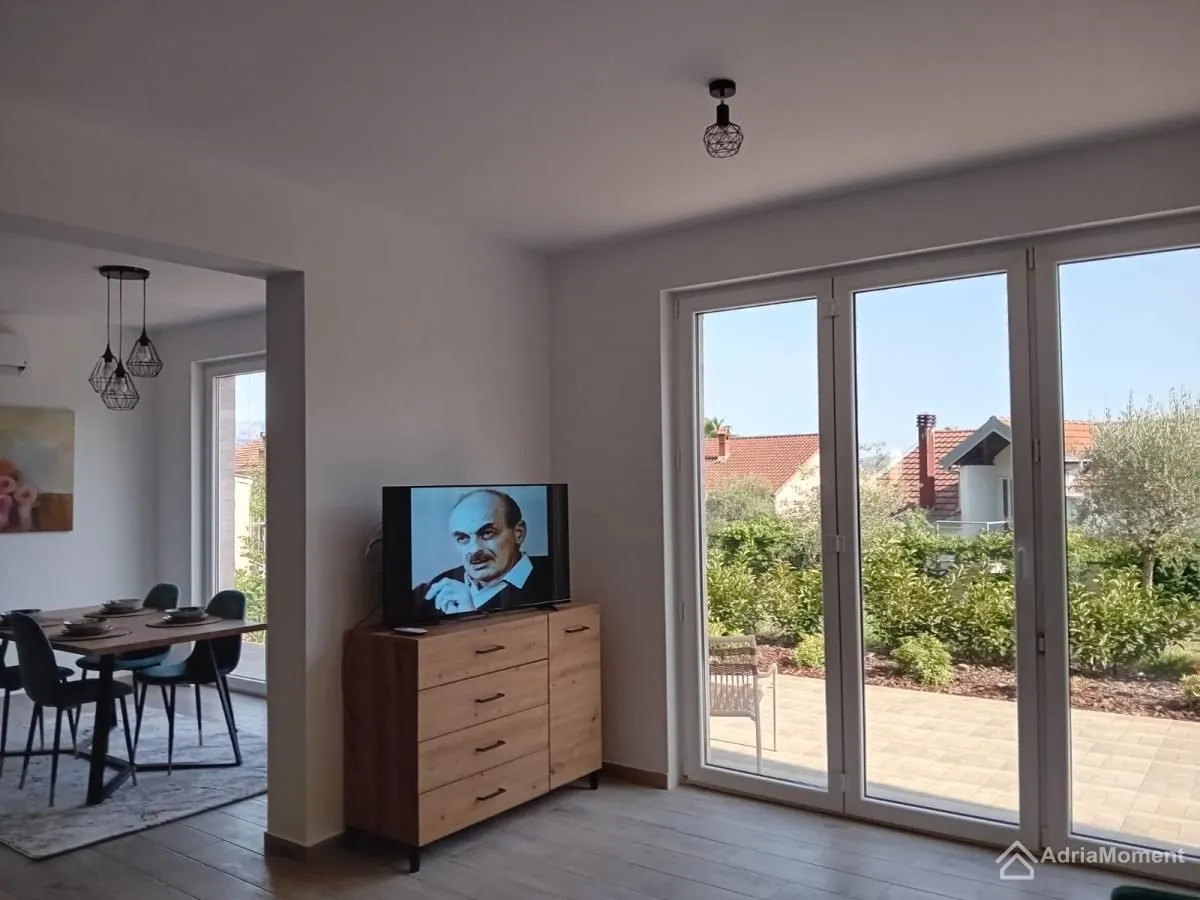 Prodaja, dvosoban stan, 74m², Đenovići, Herceg Novi