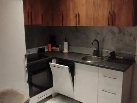 Izdavanje, dvosoban stan, 75m², Škaljari, Kotor - image 3
