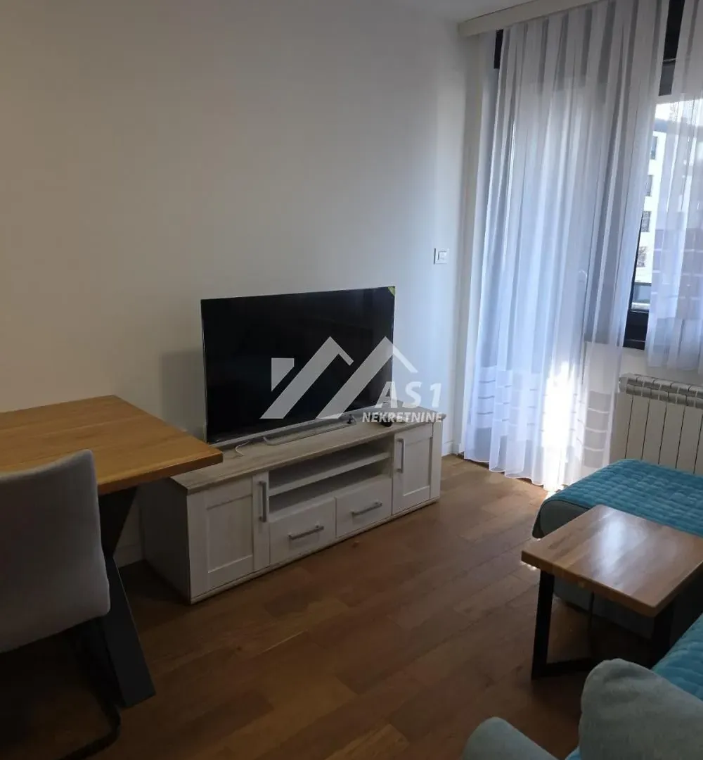 Izdavanje, jednosoban stan, 38m², Rotkvarija, Novi Sad Sve Podlokacije