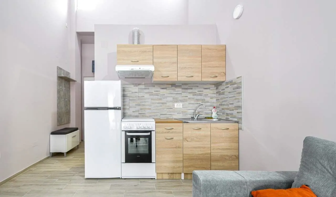 Prodaja, ugostiteljski objekat, 1256m², Podkošljun, Budva