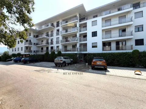 Rent, two bedroom apartment, 78m², Gorica C, Podgorica - image 17