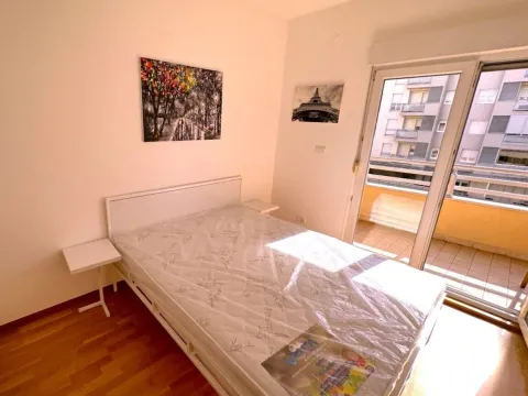 Izdavanje, stan, 50m², City Kvart, Podgorica - image 8