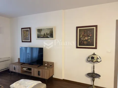 Rent, two bedroom apartment, 72m², City Kvart, Podgorica - image 2
