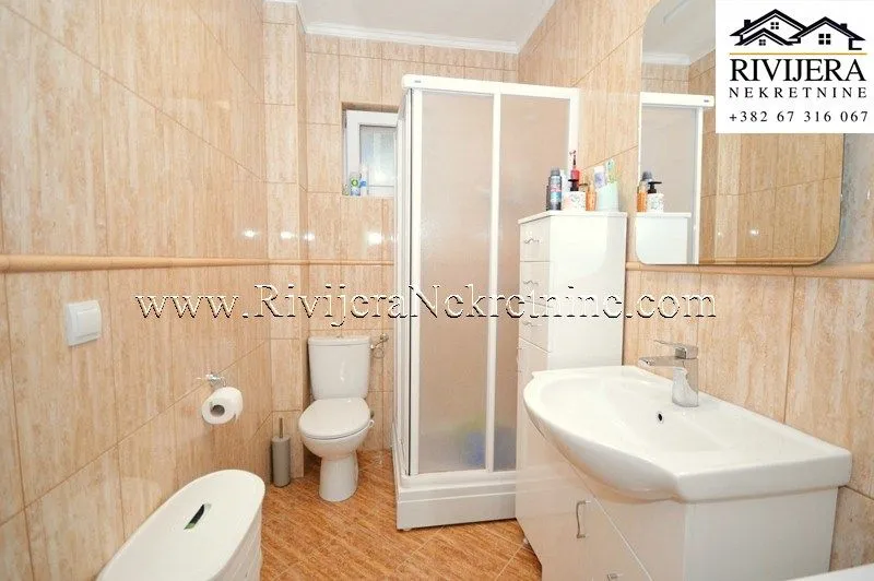 Prodaja, dvosoban stan, 85m², Đenovići, Herceg Novi