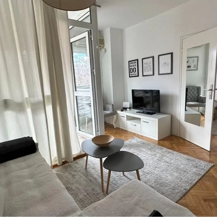 Izdavanje, jednosoban stan, 37m², City Kvart, Podgorica