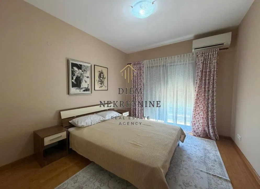 Prodaja, jednosoban stan, 65m², Centar, Bar