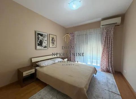 Prodaja, jednosoban stan, 65m², Centar, Bar - image 1