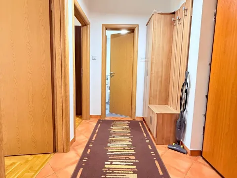 Izdavanje, dvosoban stan, 60m², City Kvart, Podgorica - image 6
