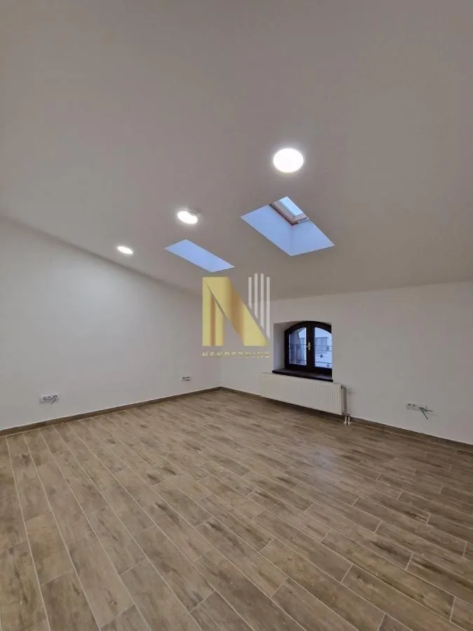 Rent, office space, 950m², Adamovićevo Naselje, Novi Sad Sve Podlokacije