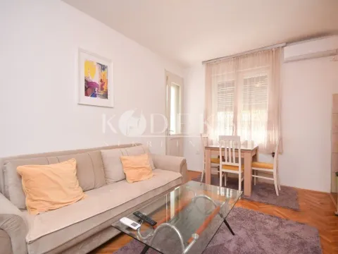 Izdavanje, jednosoban stan, 37m², Centar, Podgorica - image 2