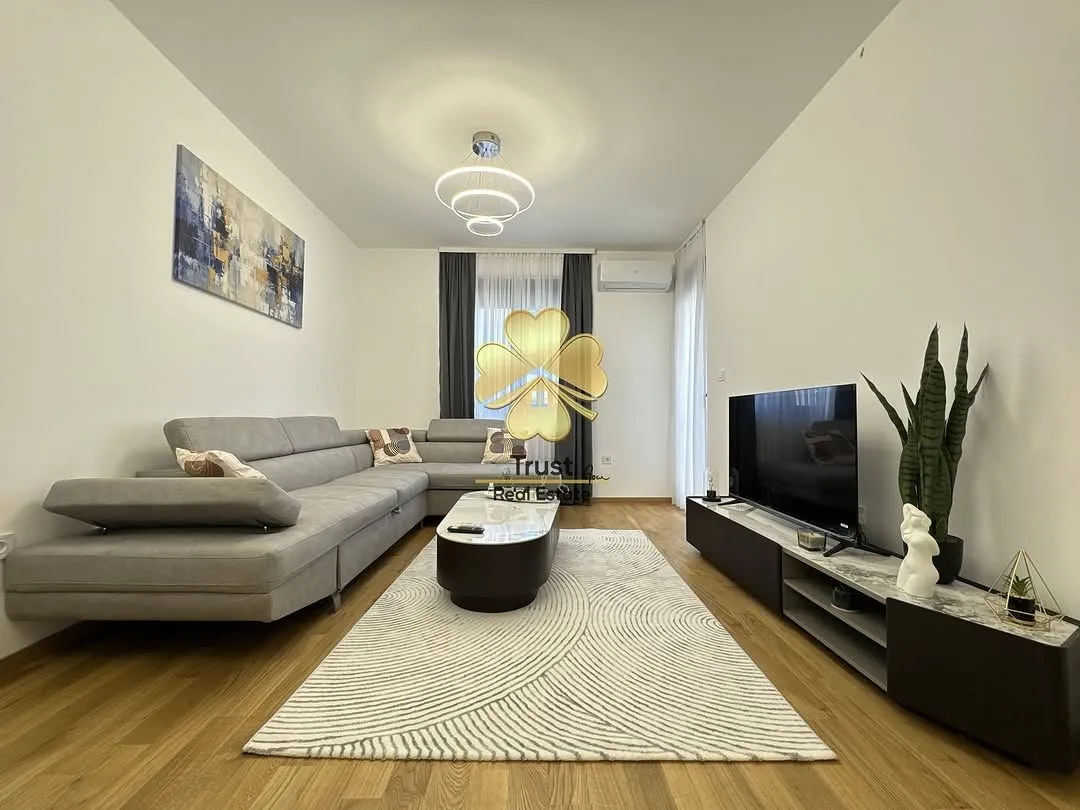 Izdavanje, dvosoban stan, 70m², City Kvart, Podgorica