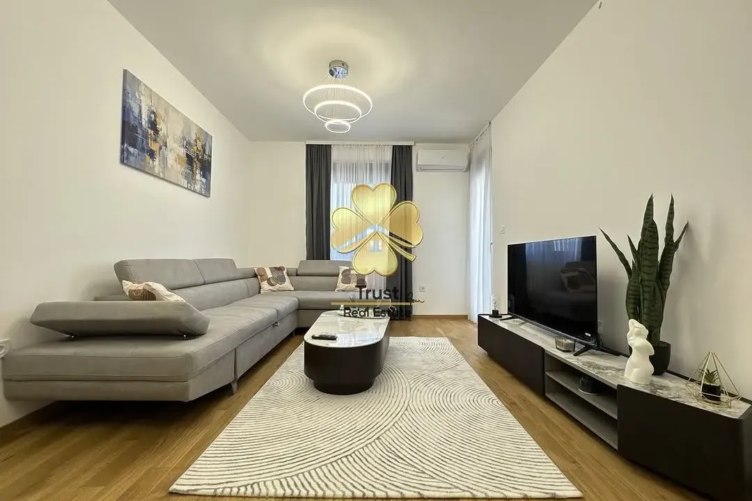 Izdavanje, dvosoban stan, 70m², City Kvart, Podgorica