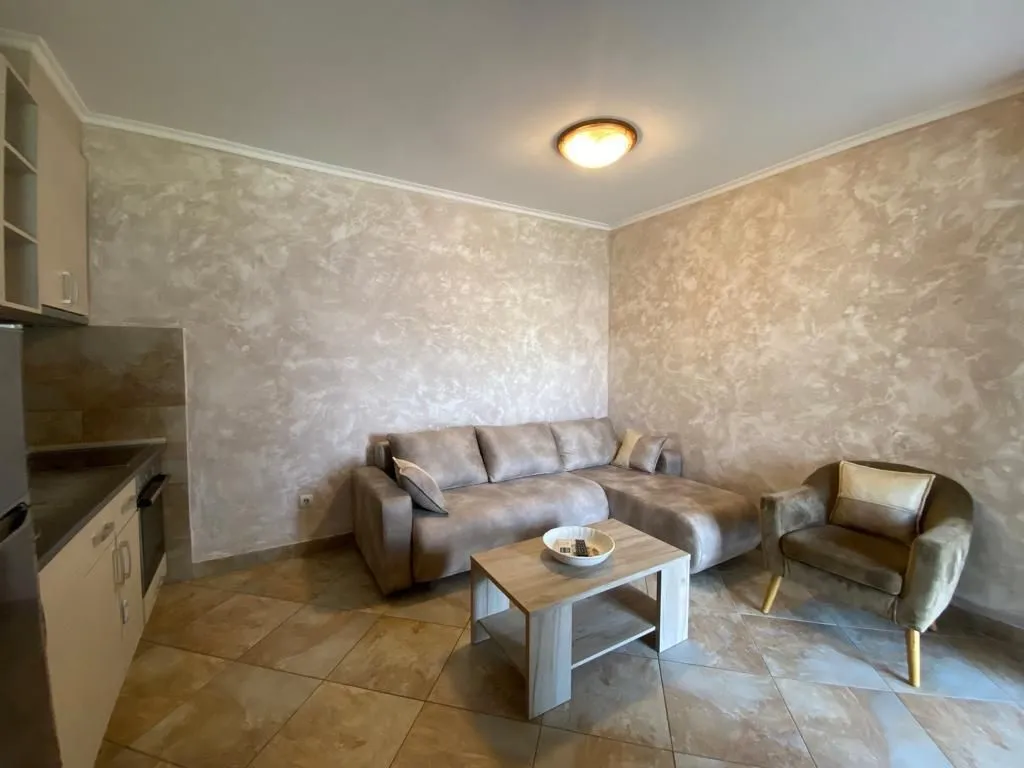 Rent, one bedroom apartment, 50m², Rafailovići, Budva