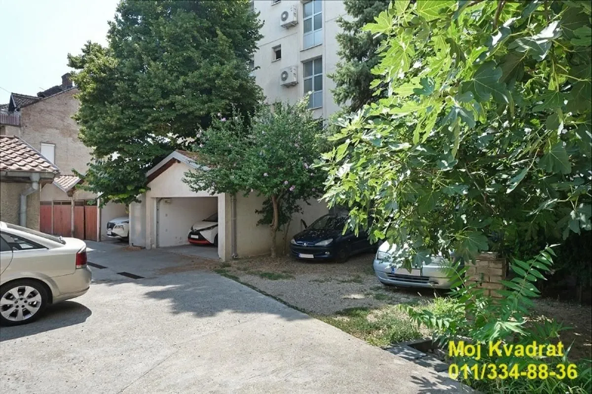 Prodaja, četvorosoban stan, 176m², Cvetni Trg, Vračar Sve Podlokacije