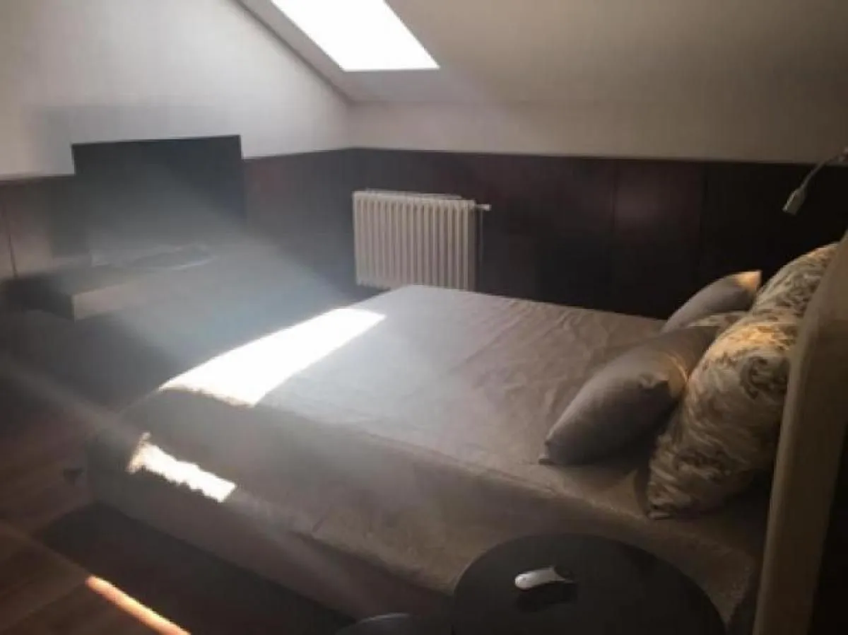 Rent, three bedroom apartment, 240m², Kalenić Pijaca, Vračar Sve Podlokacije