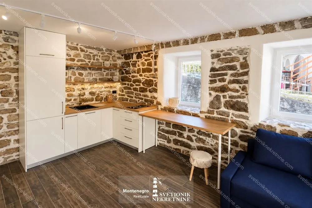 Prodaja, jednosoban stan, 57m², Srbina, Herceg Novi