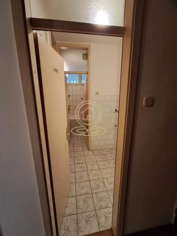 Izdavanje, dvosoban stan, 65m², Sajmište, Novi Sad