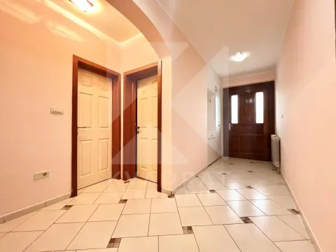 Izdavanje, dvosoban stan, 80m², Zagorič, Podgorica - image 12