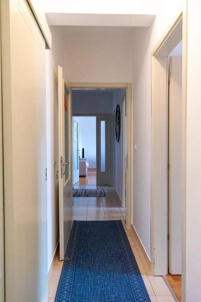 Izdavanje, trosoban stan, 89m², Preko Morače, Podgorica
