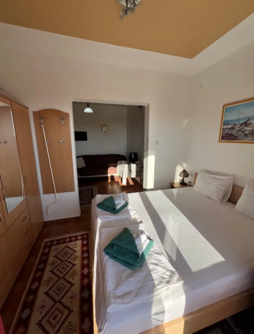 Izdavanje, garsonjera, 30m², Šušanj, Bar