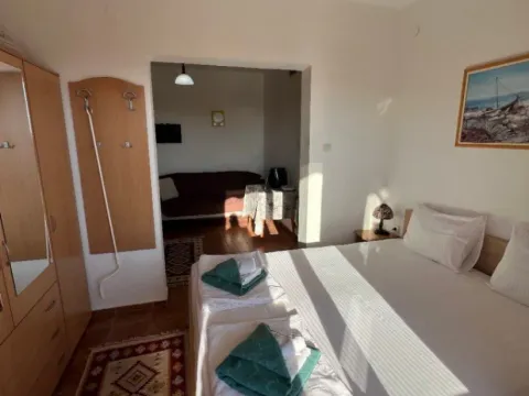 Rent, studio apartment, 30m², Šušanj, Bar - image 5