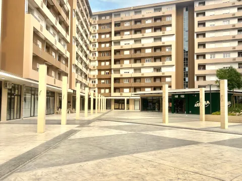 Rent, one bedroom apartment, 47m², Central Point, Podgorica - image 12