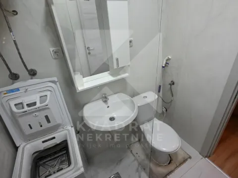Izdavanje, garsonjera, 28m², 1 maj, Podgorica - image 7