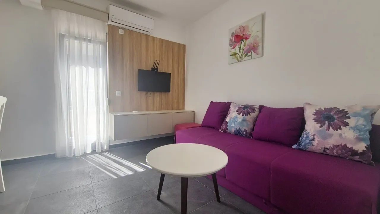Rent, one bedroom apartment, 45m², Lastva Grbaljska, Kotor