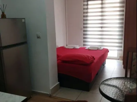 Izdavanje, jednosoban stan, 25m², Centar, Budva - image 13
