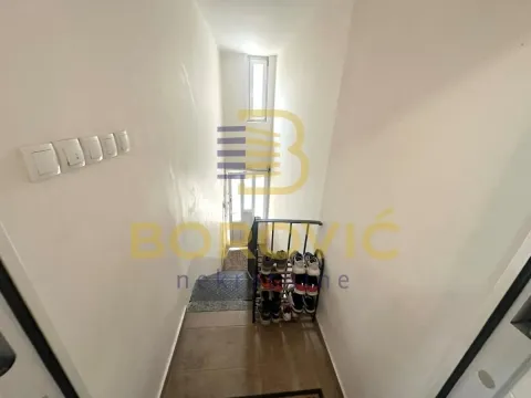 Izdavanje, trosoban stan, 106m², Brace Jerković, Voždovac Sve Podlokacije - image 12