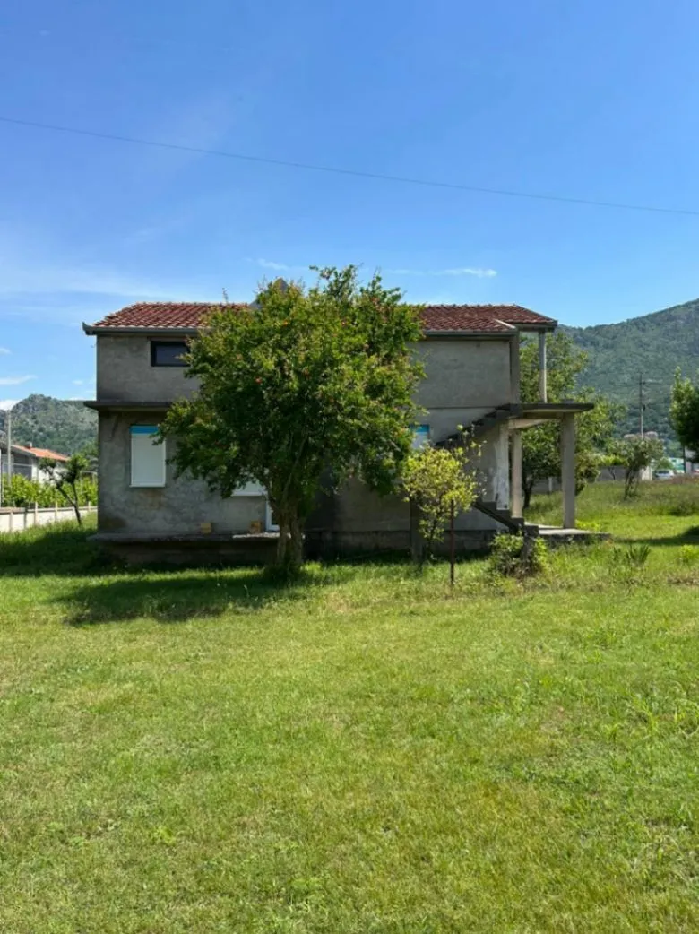Prodaja, kuća, 202m², Zlatica, Podgorica