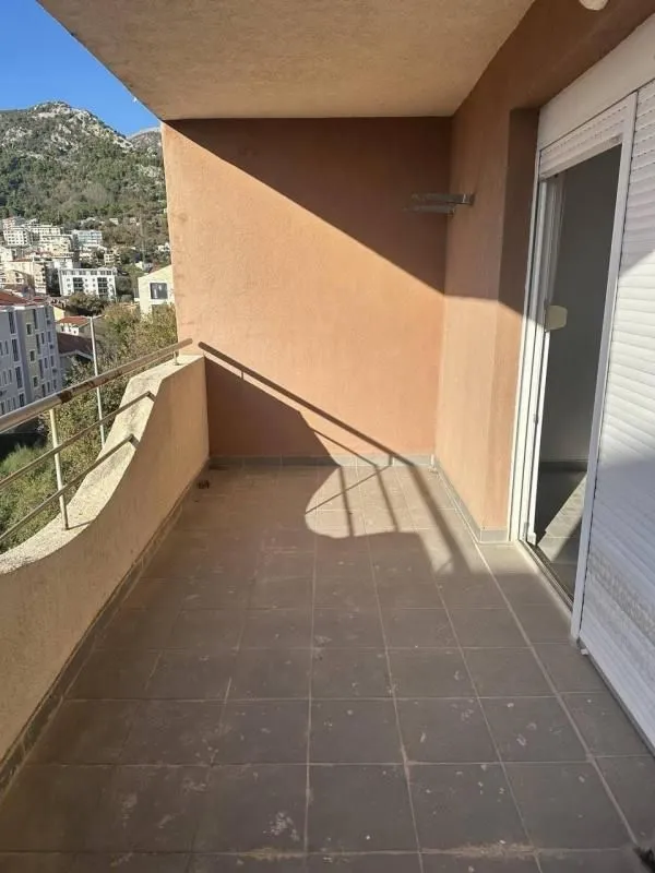 Prodaja, jednosoban stan, 52m², Podkošljun, Budva