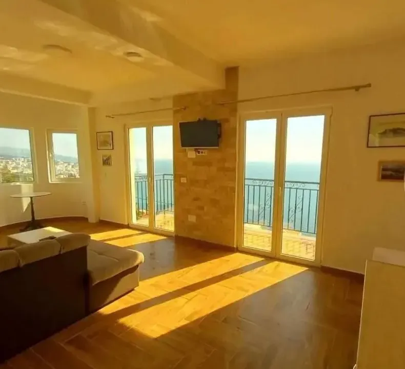 Sale, house, 220m², Centar, Bar