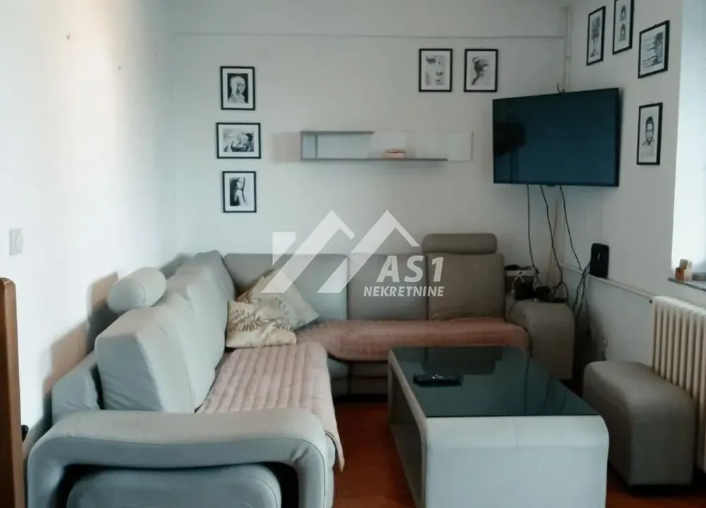 Izdavanje, četvorosoban stan, 94m², Bulevar Oslobodjenja, Novi Sad Sve Podlokacije