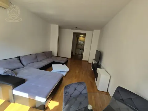 Izdavanje, trosoban stan, 68m², Đeram Pijaca, Beograd