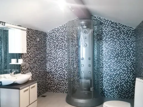 Prodaja, četvorosoban stan, 156m², Gorica C, Podgorica - image 12