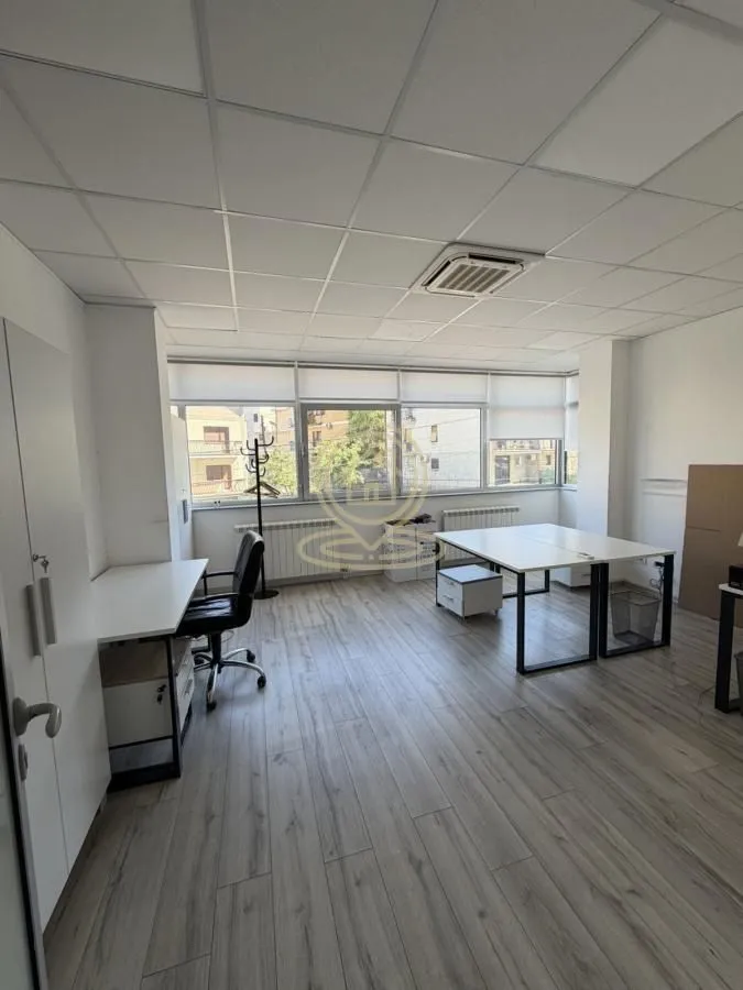 Rent, office space, 110m², Čukarica, Beograd