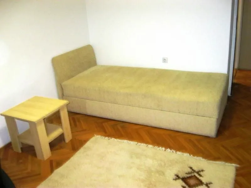 Izdavanje, četvorosoban stan, 96m², Centar, Niš