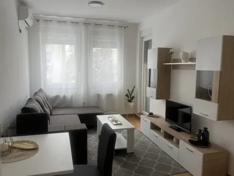 Rent, one bedroom apartment, 36m², Rotkvarija, Novi Sad Sve Podlokacije - image 2