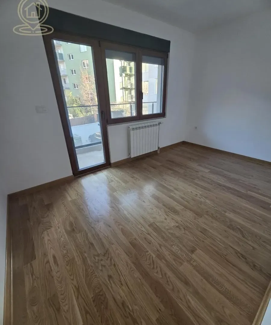 Prodaja, četvorosoban stan, 88m², Medijana, Niš